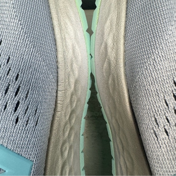 NEW BALANCE Women’s Fresh Foam Arishi v3 Gray Teal Sneakers Size 8.5 - Picture 8 of 10
